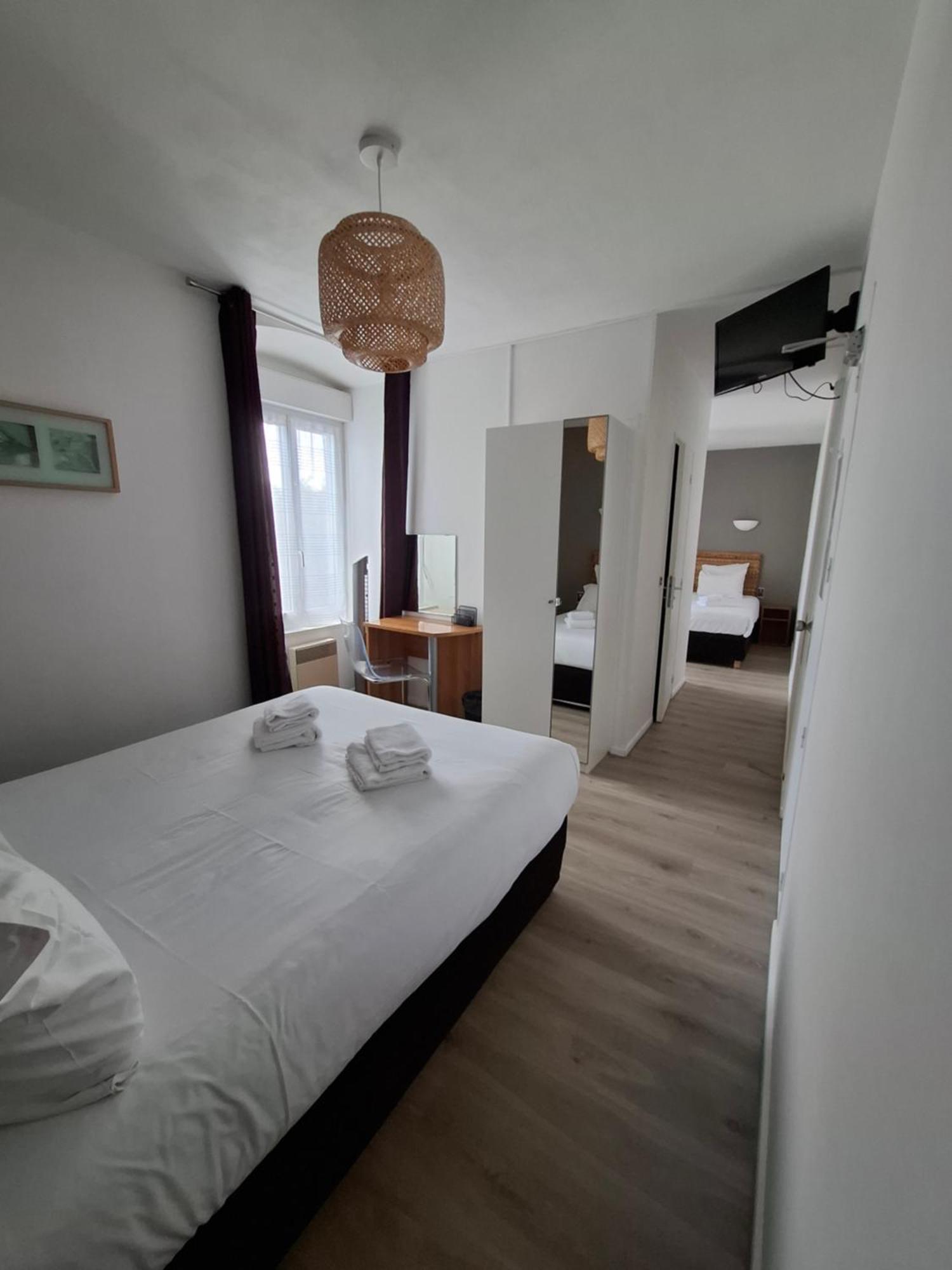 Hotel Du Chateau Alvignac Bagian luar foto