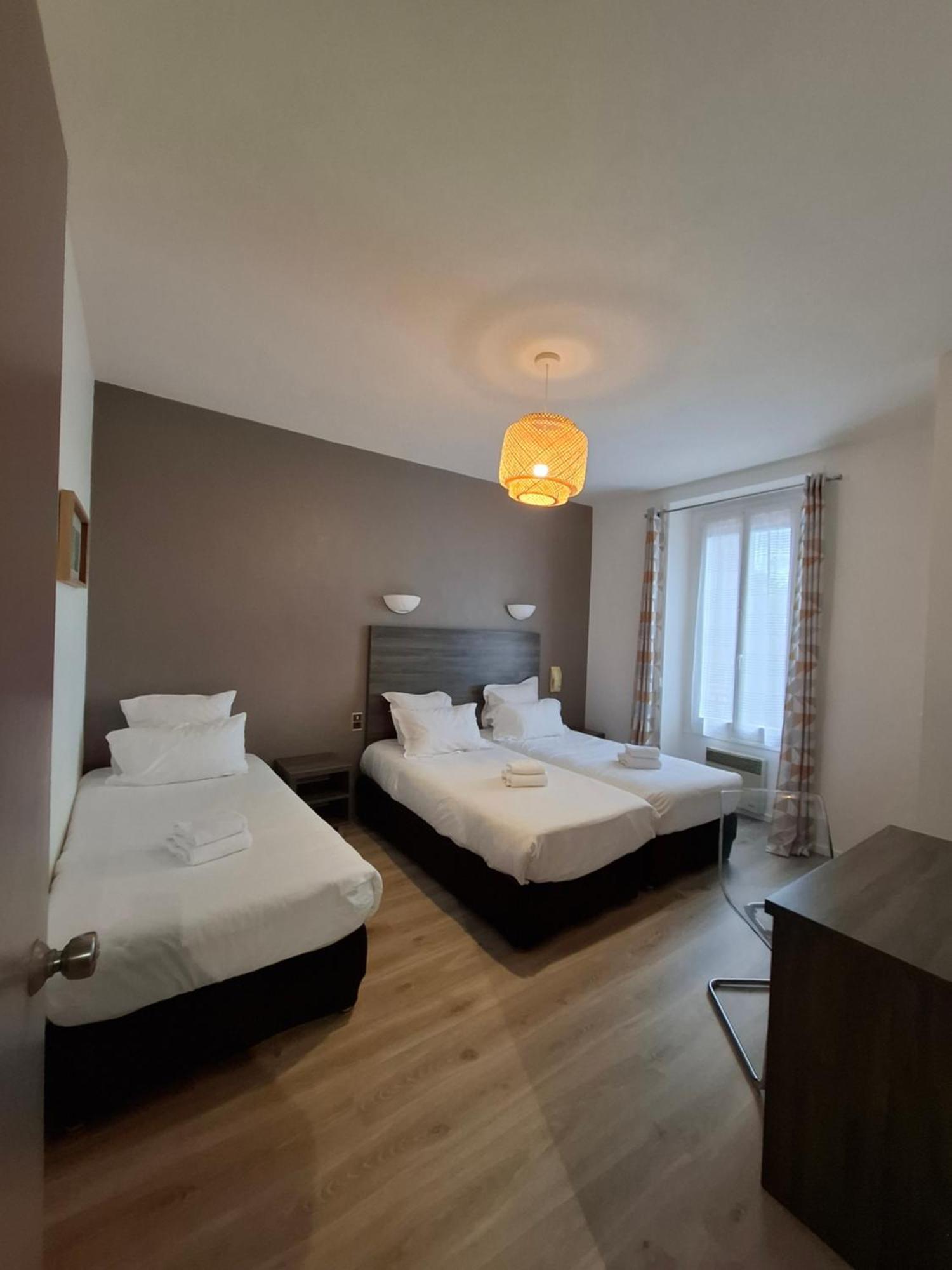 Hotel Du Chateau Alvignac Bagian luar foto