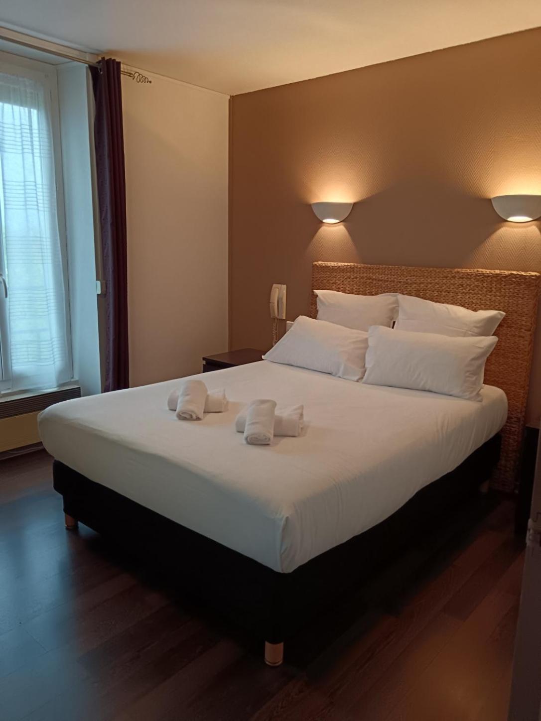 Hotel Du Chateau Alvignac Bagian luar foto