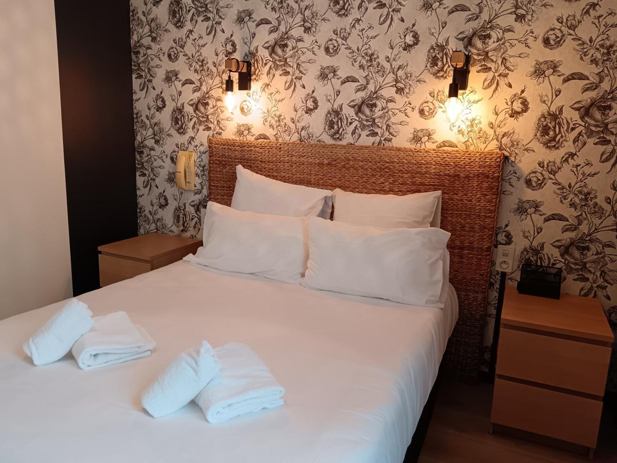 Hotel Du Chateau Alvignac Bagian luar foto