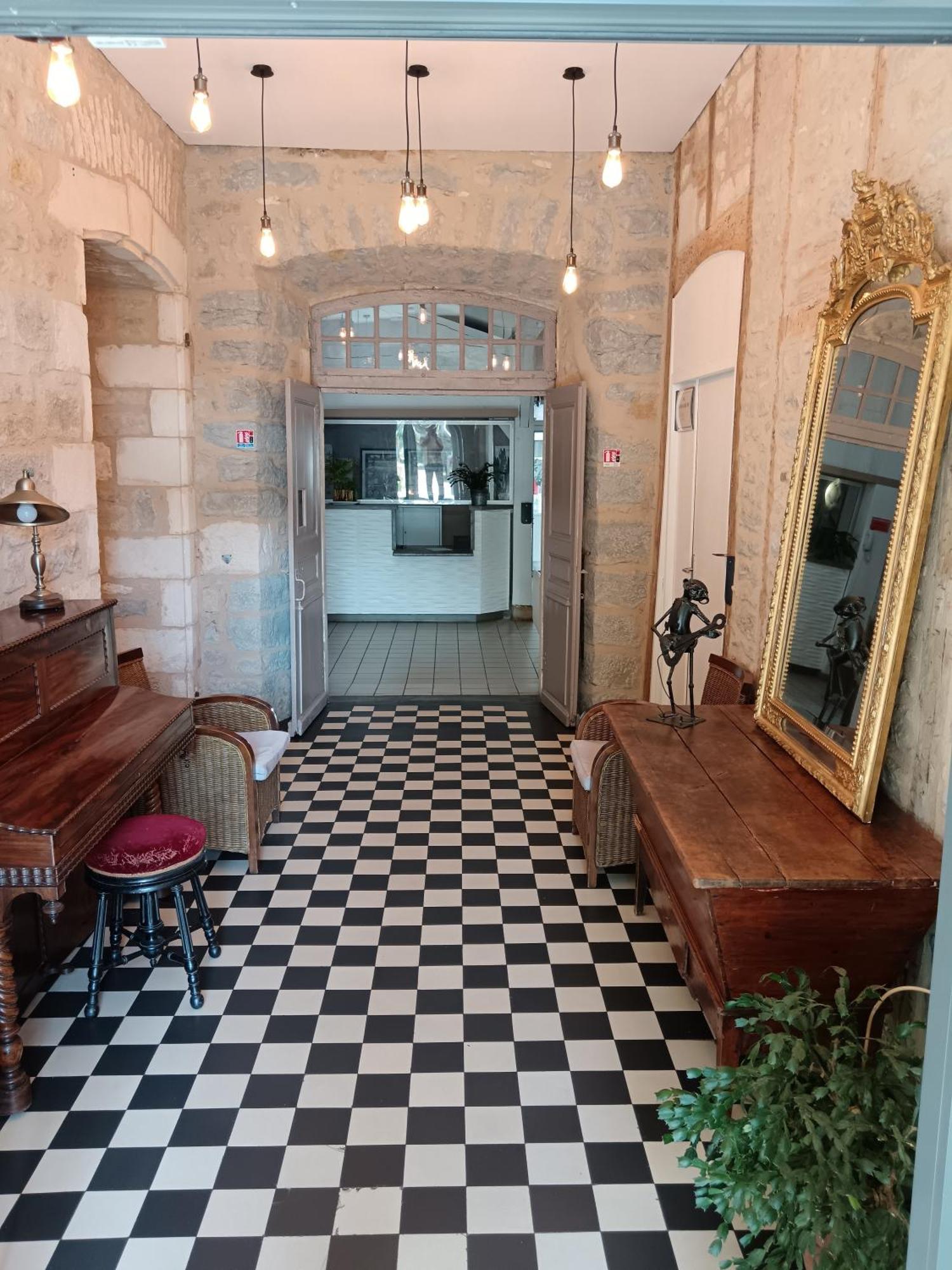 Hotel Du Chateau Alvignac Bagian luar foto